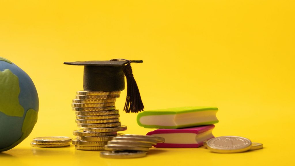10 Cara Dapat Beasiswa Kuliah, Sampai 8 Semester
